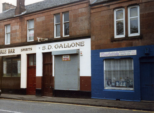 Main Street, Alexandria, 1996