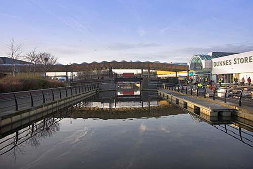 Bridge over the Forth and Clyde Canal between Sylvania Way and the Clyde Shopping Centre, Clydebank, 2007