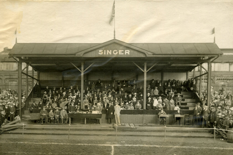 image of Singer Manufacturing Company Gala c.1916.