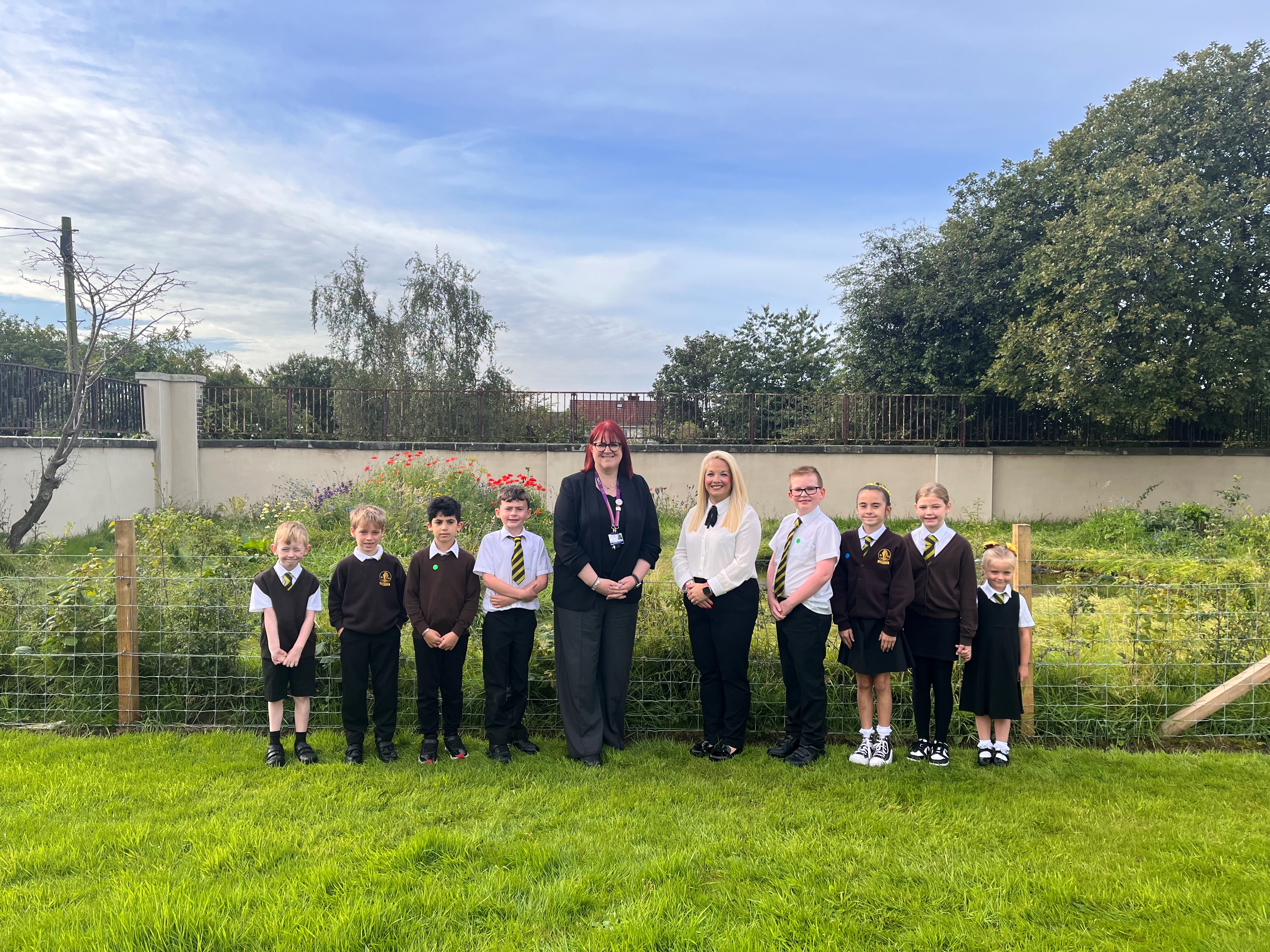 Staff and Children at Linnvale Primary School and Early learning Centre